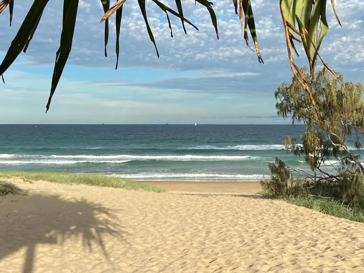Villa 5 Bullando Street Warana Qld Kawana Waters Australien