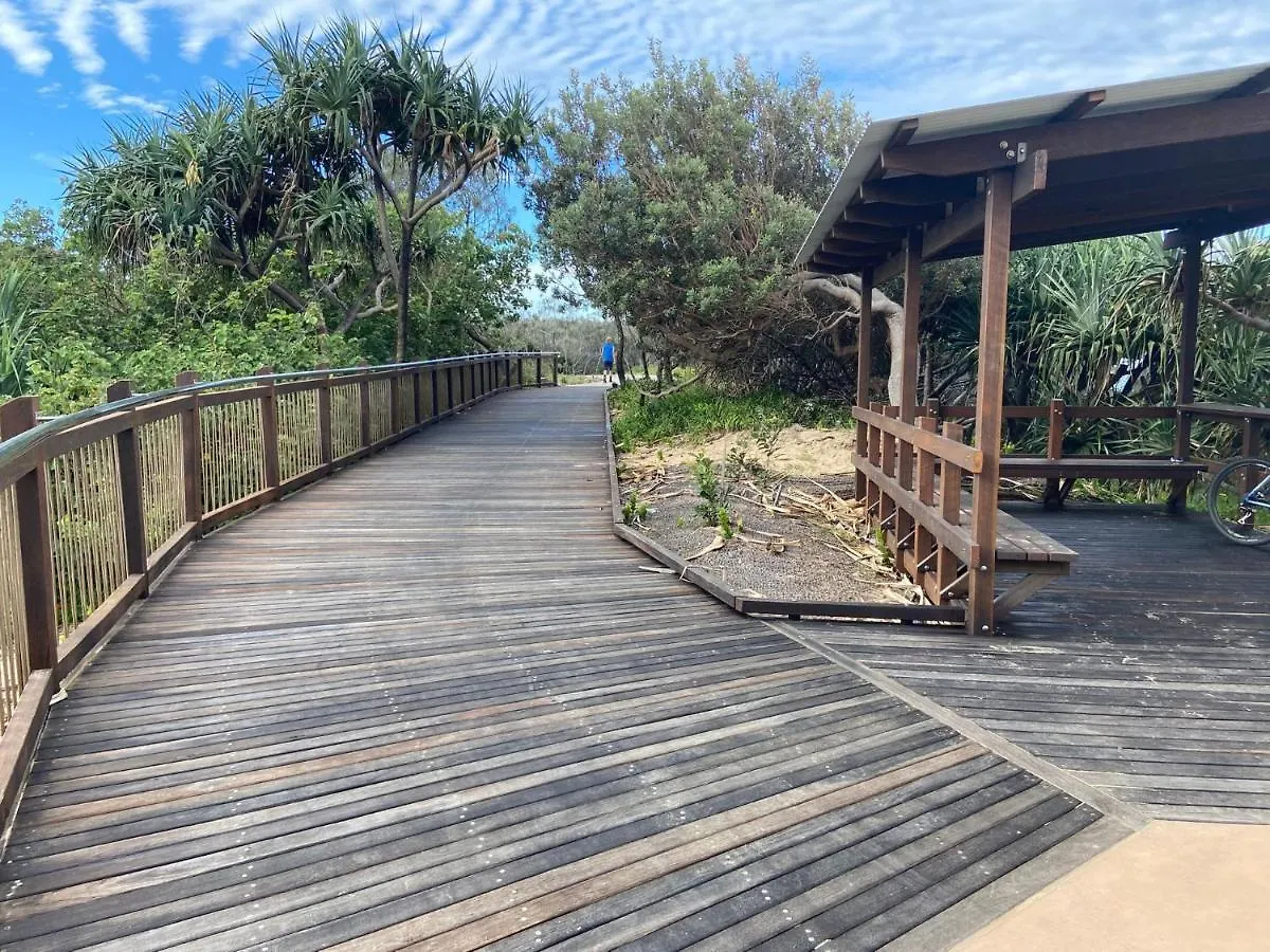 5 Bullando Street Warana Qld Villa Kawana Waters Holiday home